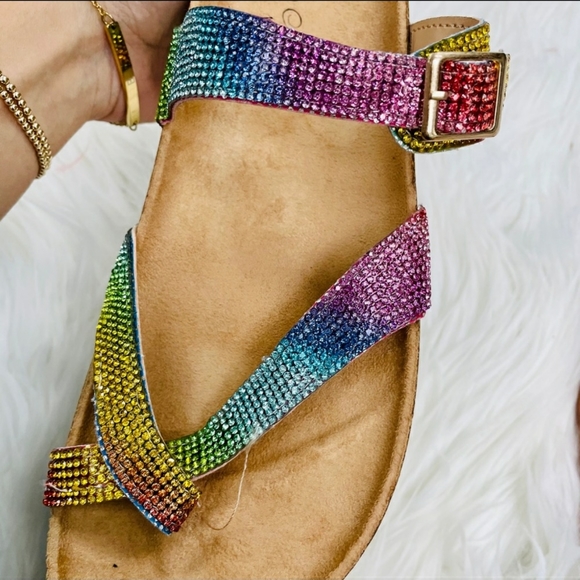 โผ๏ธCLEARANCE PRICE FIRMโผ๏ธHP๐๐Multi Colored Rhinestoned Sandals๐ - Picture 2 of 5